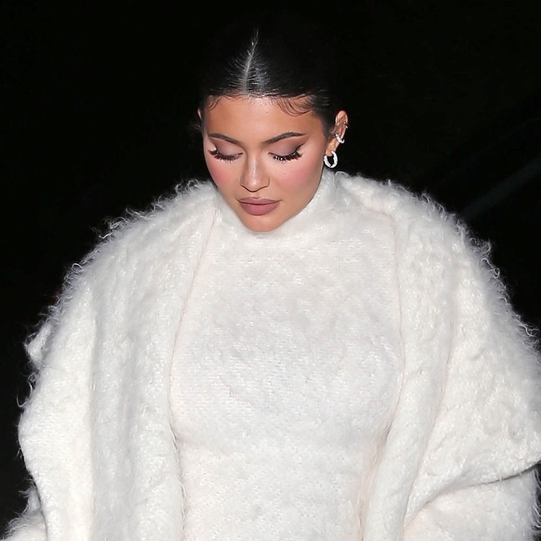 Kylie Jenner’s sexy outfit will remind you of the 90s Sharon Stone look